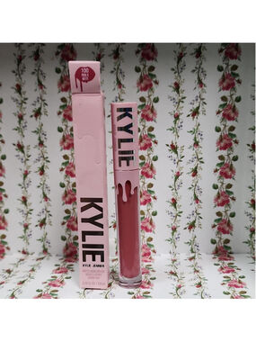 Kylie Lipstick 100 Pink & Matte
#lipgloss #kylie